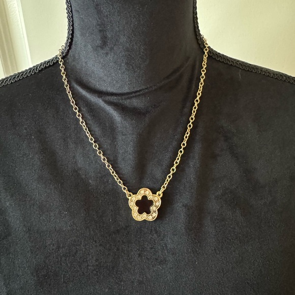 Heidi Daus Easy Black Enamel Rhinestone Flower Clover Necklace - Picture 3 of 7